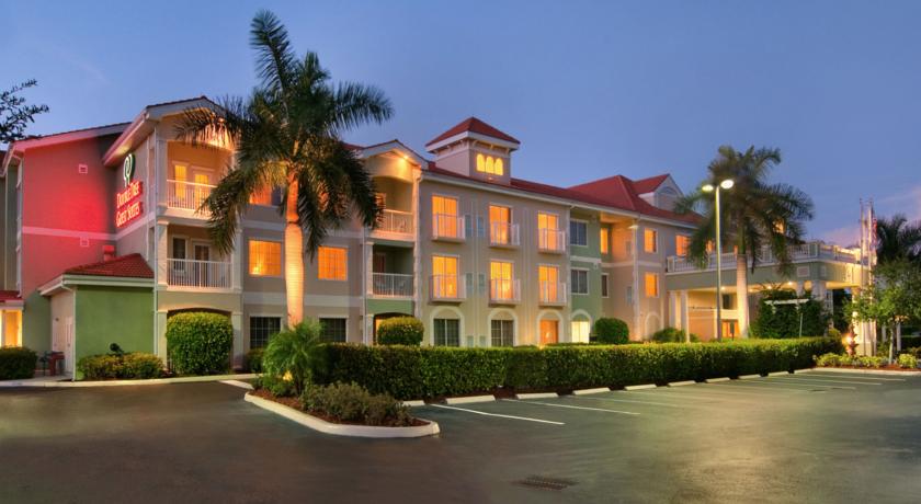 DoubleTree Suites by Hilton Hotel Naples