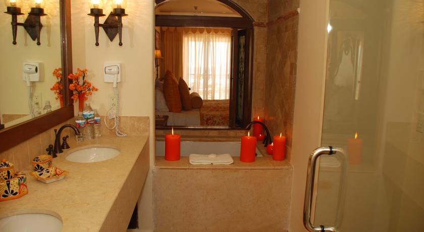 Hacienda Encantada Resort & Residences