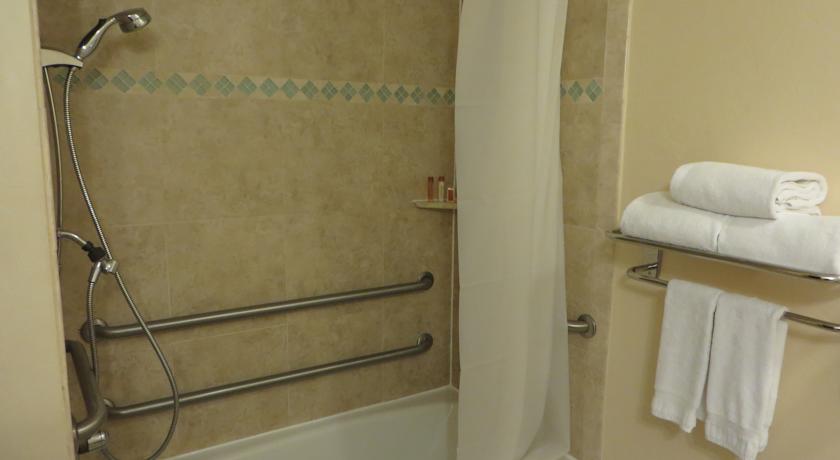 Bayfront Inn 5th Ave