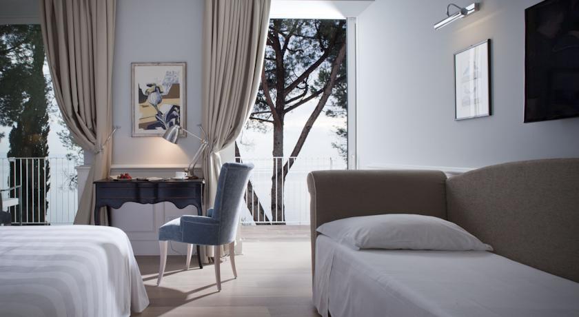 Hotel Riviera & Maximilian's