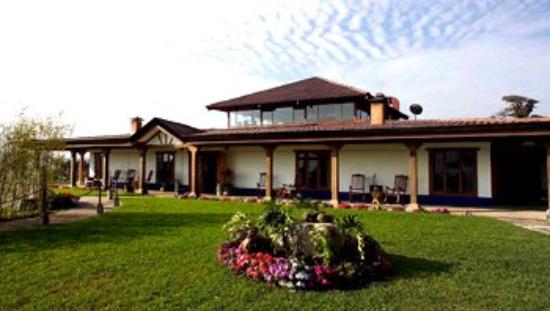 Villa Blanca Cloud Forest Hotel + Retreat