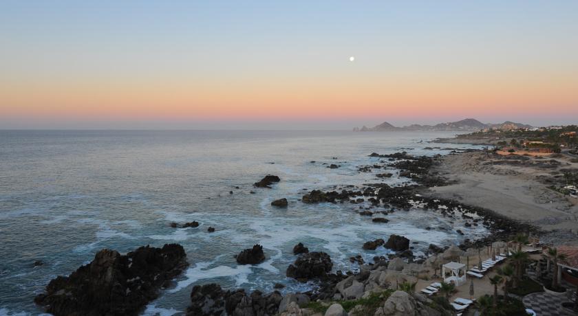 Hacienda Encantada Resort & Residences