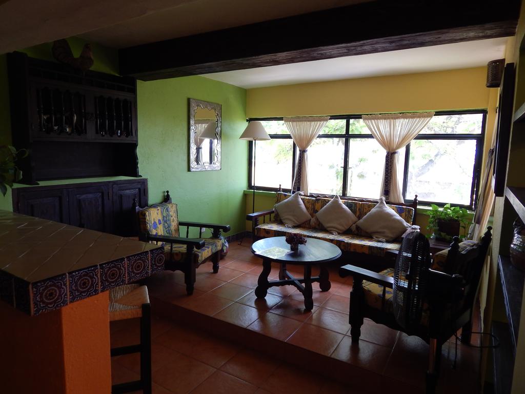 Casa Mia Suites Apartments