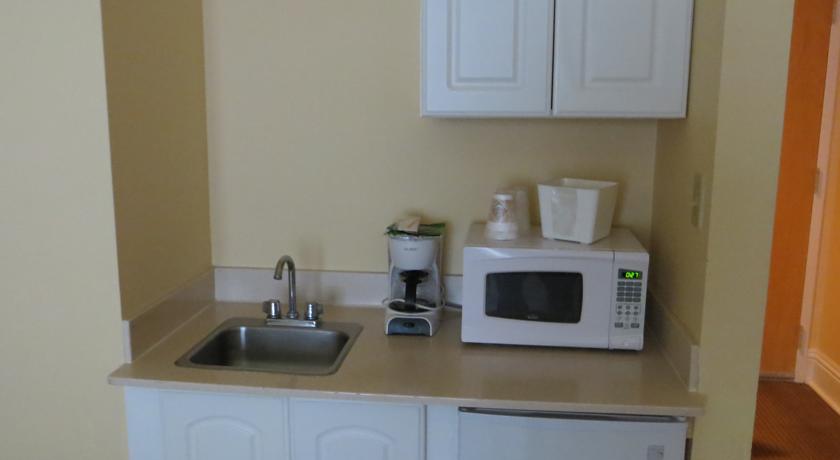 Naples Park Central Hotel