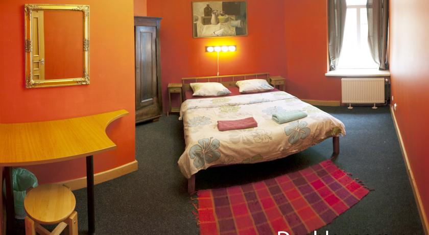 Cinnamon Sally Backpackers Hostel