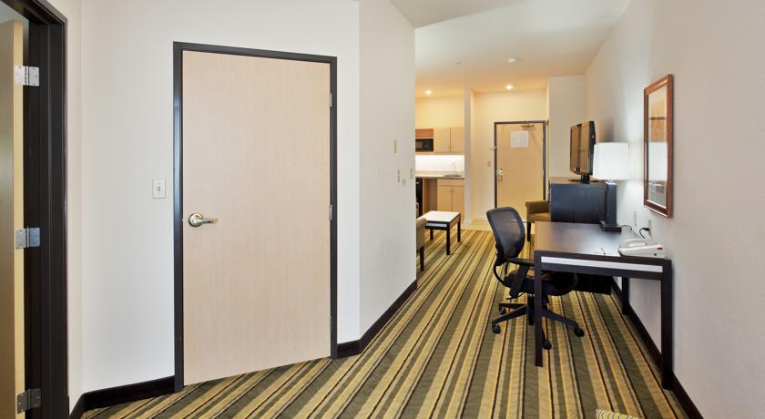 Holiday Inn Express & Suites Berkeley, an IHG hotel