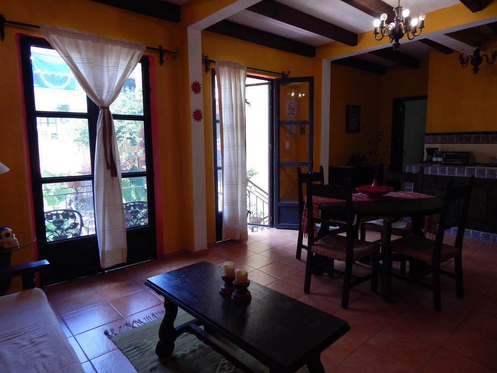 Casa Mia Suites Apartments