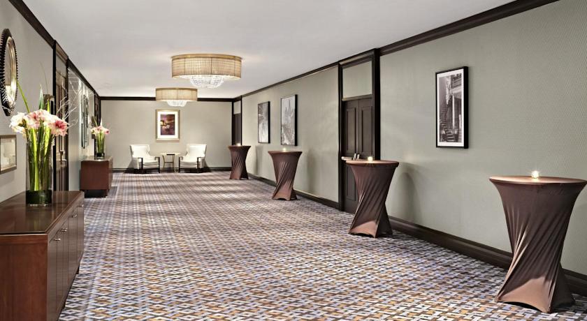 Le Centre Sheraton Montreal Hotel