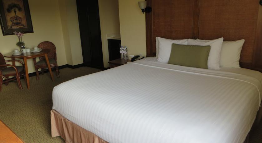 Bayfront Inn 5th Ave