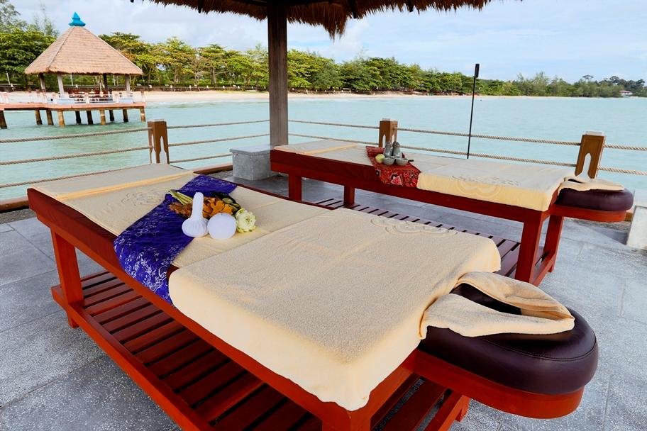 Independence Hotel by Dara