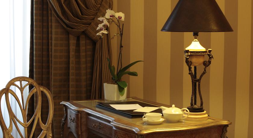 Anantara Palazzo Naiadi Rome Hotel