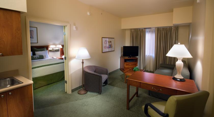 Hawthorn Suites by Wyndham Naples