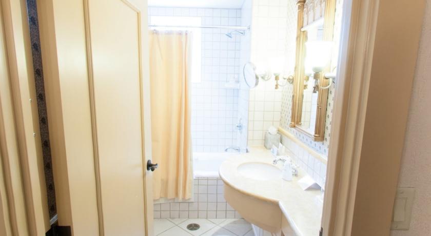 Old Mill Toronto Hotel