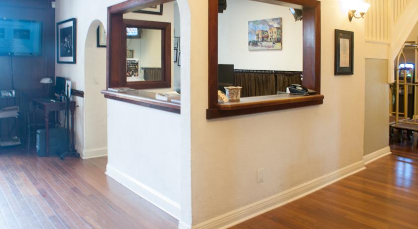 Casa Marina Hotel and Restaurant