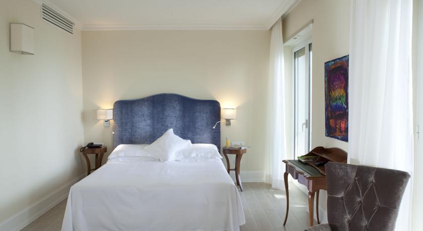 Hotel Riviera & Maximilian's