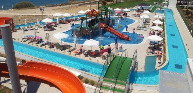 Kapetanios Aqua Resort
