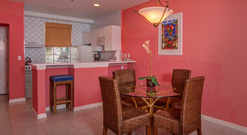 Olde Marco Island Inn & Suites