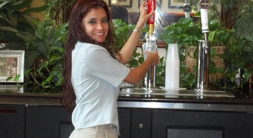 Hawthorn Suites by Wyndham Naples