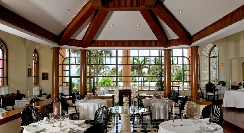 Grand Fiesta Americana Coral Beach